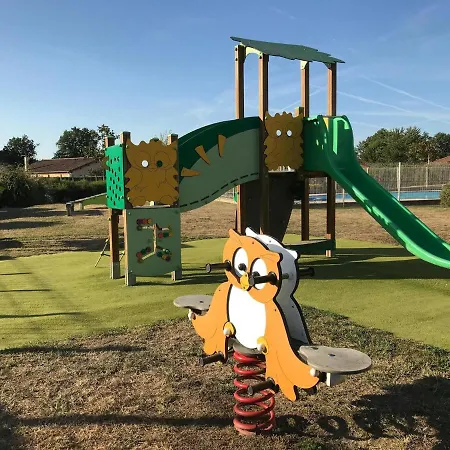 In With Golf & Pool Access Hébergement de vacances Les Forges (Deux-Sevres)