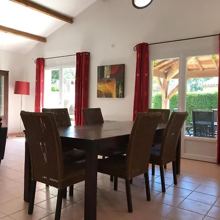 Σπίτι διακοπών In With Golf & Pool Access *