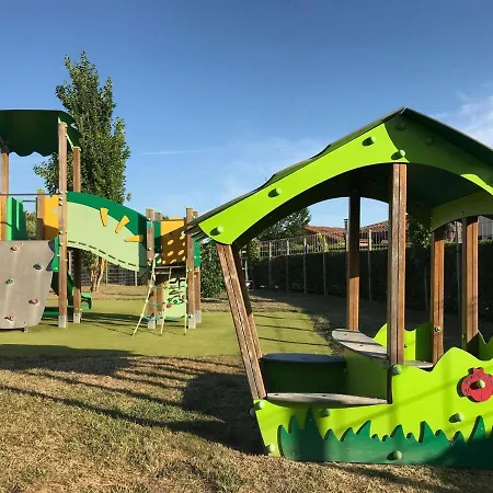 In With Golf & Pool Access Σπίτι διακοπών *