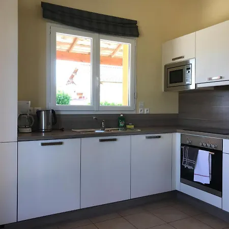 In With Golf & Pool Access Hébergement de vacances