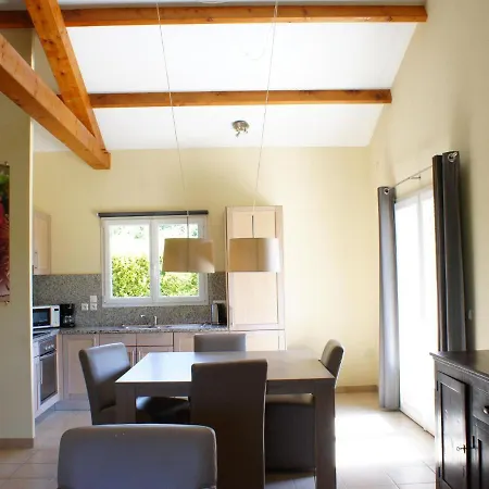 Hébergement de vacances In With Golf & Pool Access *