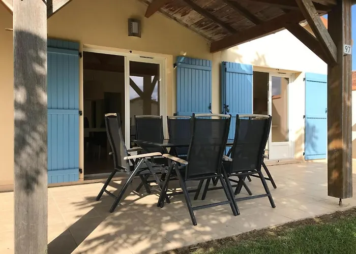 In With Golf & Pool Access Сasa de vacaciones