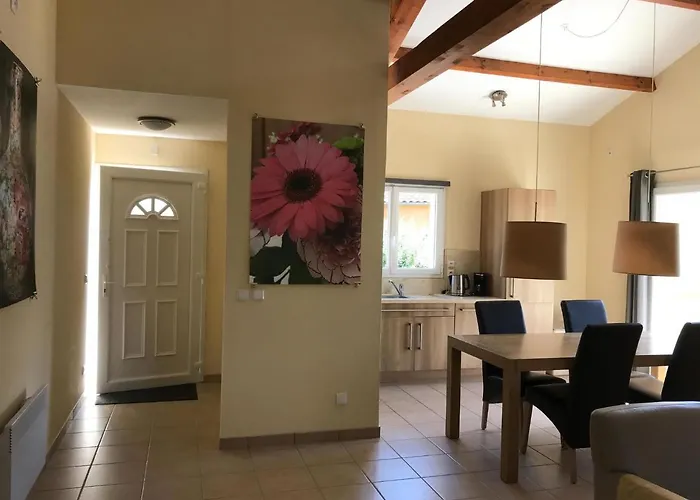 In With Golf & Pool Access Сasa de vacaciones